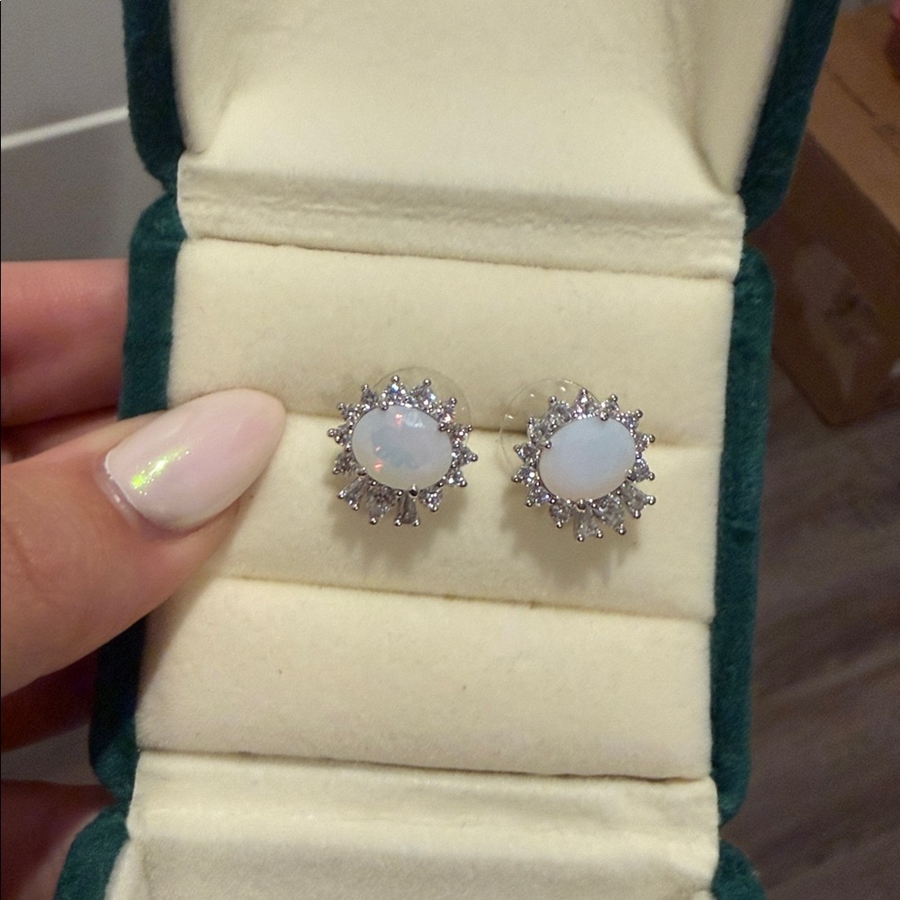 Milky studs from bomb party